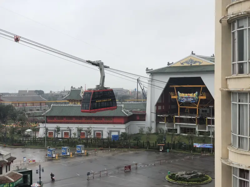 Cabin cáp treo Nữ Hoàng rời ga Đại Dương ở Bãi Cháy, Sun World Hạ Long