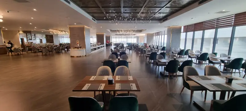 Không gian nhà hàng Quảng La tầng 5 Mường Thanh Luxury Hạ Long Centre II