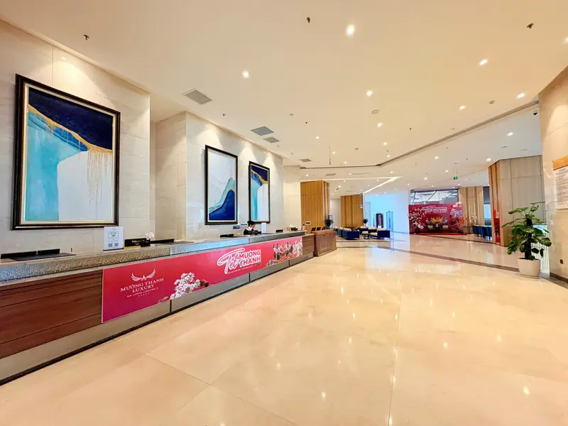 Quầy lễ tân và sảnh Mường Thanh Luxury Hạ Long Centre II