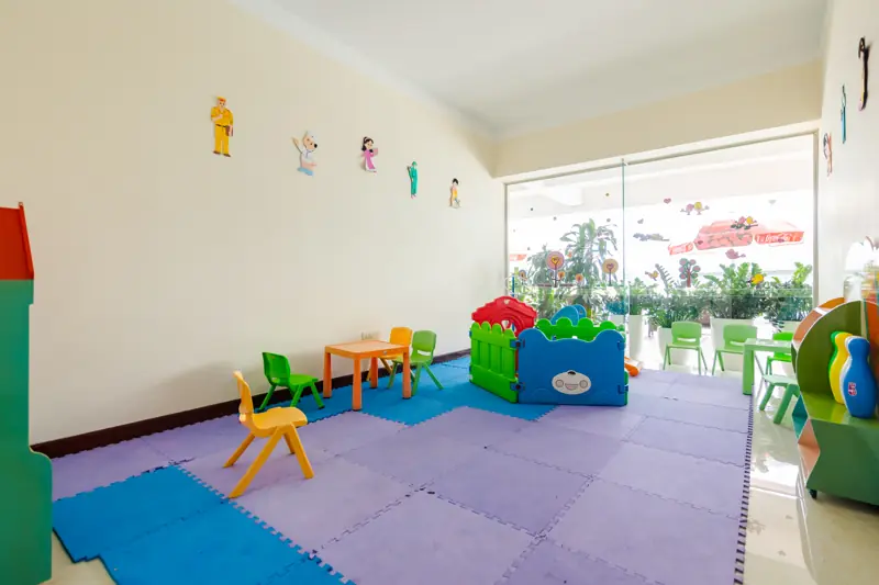 Phòng chơi trẻ em có cầu trượt ở Mường Thanh Luxury Quảng Ninh